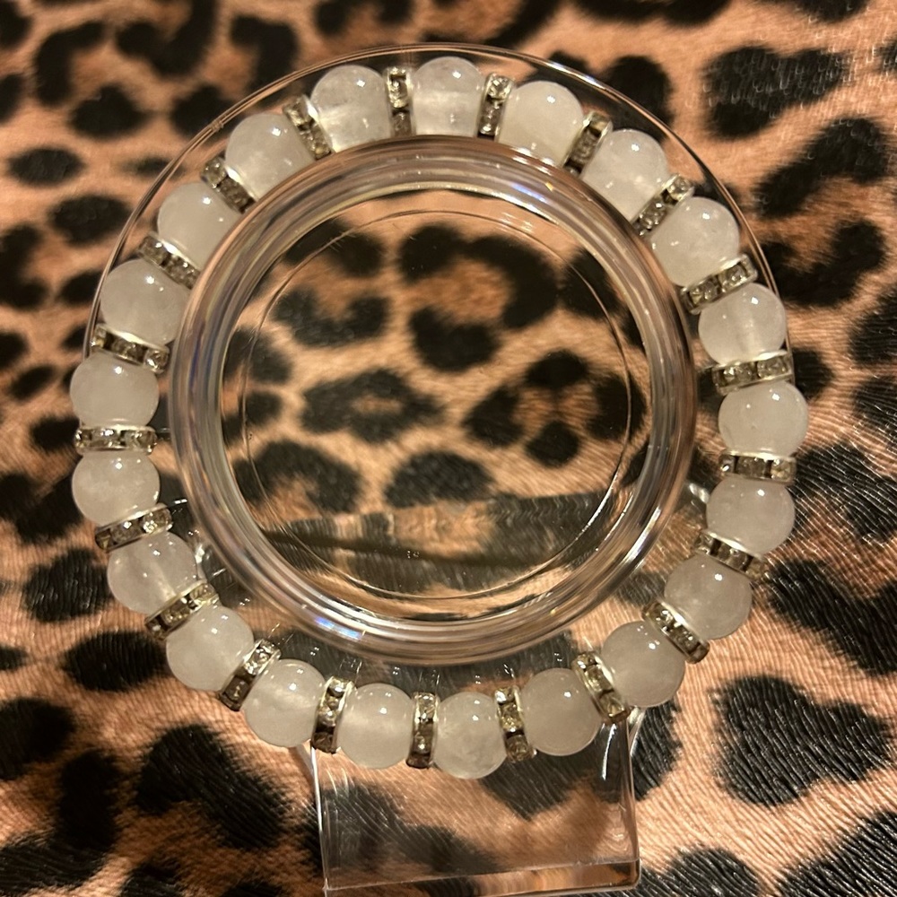 White Chalcedony Handmade Stretchy Bracelet - single